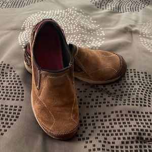 Merrell Dark Earth Performance Footwear Size 8